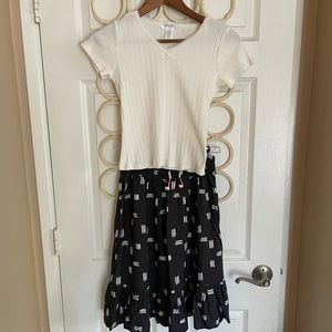 4 for $10 Girls outfit shirt skirt Tilly’s target medium